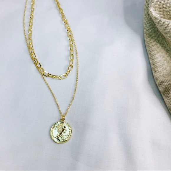Jewelry - NEW Gold Coin Layered Necklace ✨